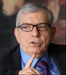  Foto de César Gaviria